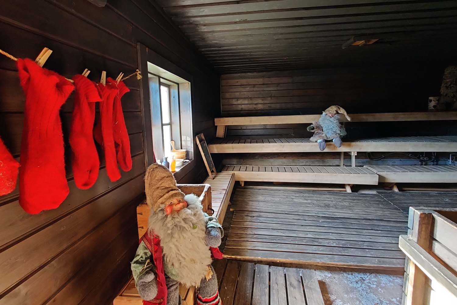 Traditional Riverbank Sauna in Elves Village - Levi Center Hullu Poro